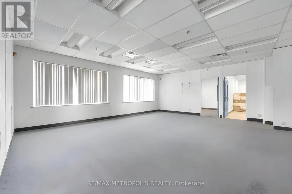 35 Oak Street, Toronto (Humberlea-Pelmo Park)